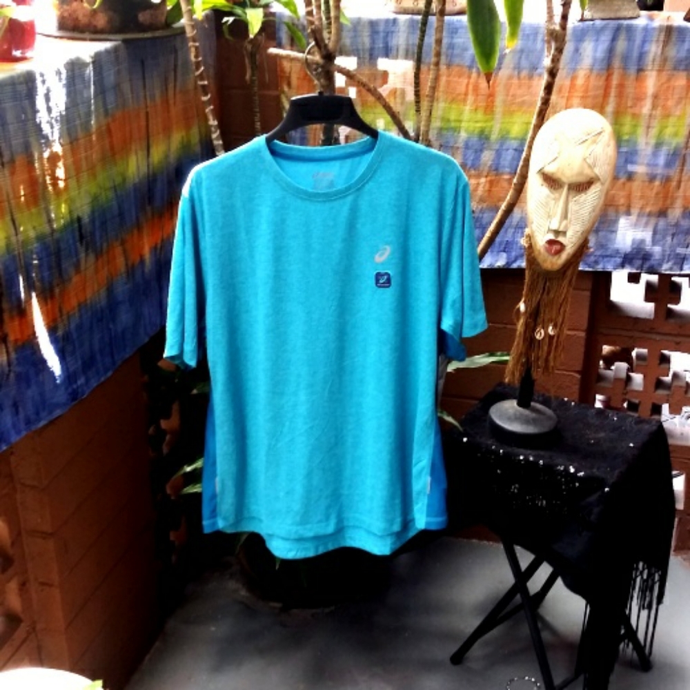 Men's Oasics Sports Shirt....NWT